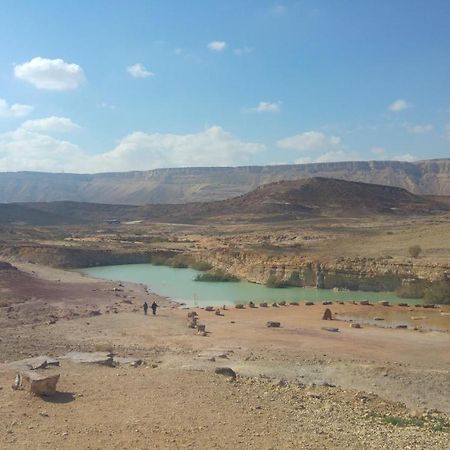 הבית ליד המצוק By The Cliff Mitzpe Ramon Exterior foto