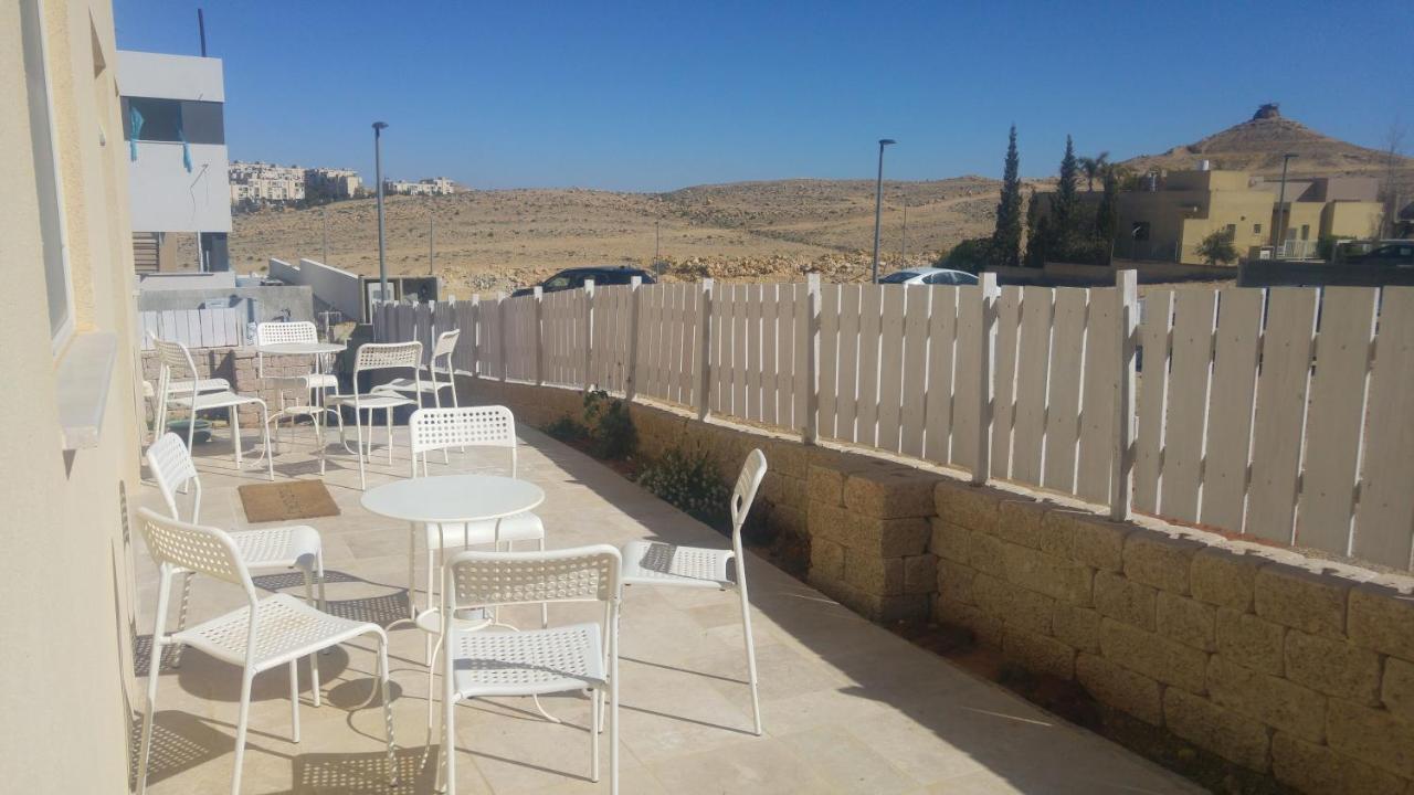 הבית ליד המצוק By The Cliff Mitzpe Ramon Exterior foto